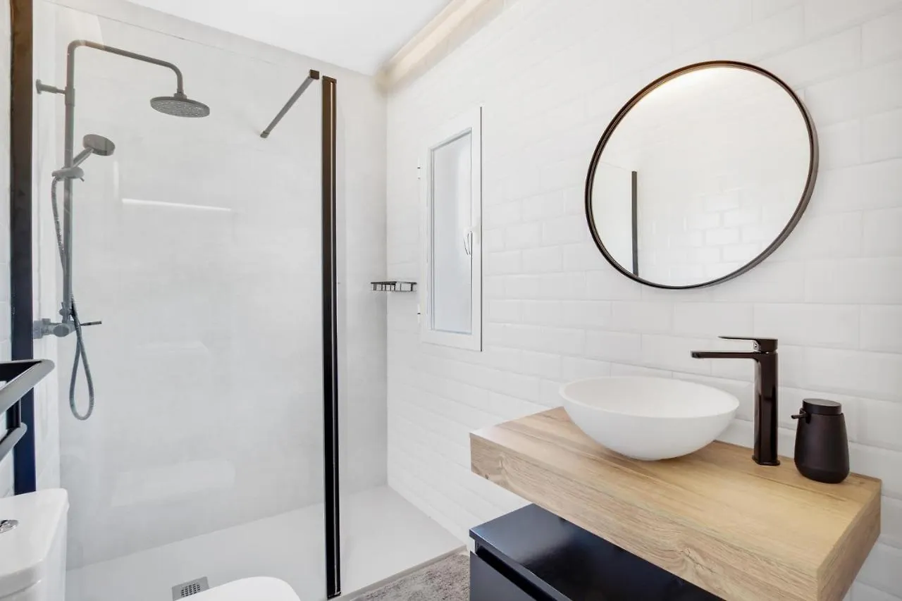 Apartamento Reformado Con Terraza, Wifi Y Parking Torremolinos 0*,  Spain
